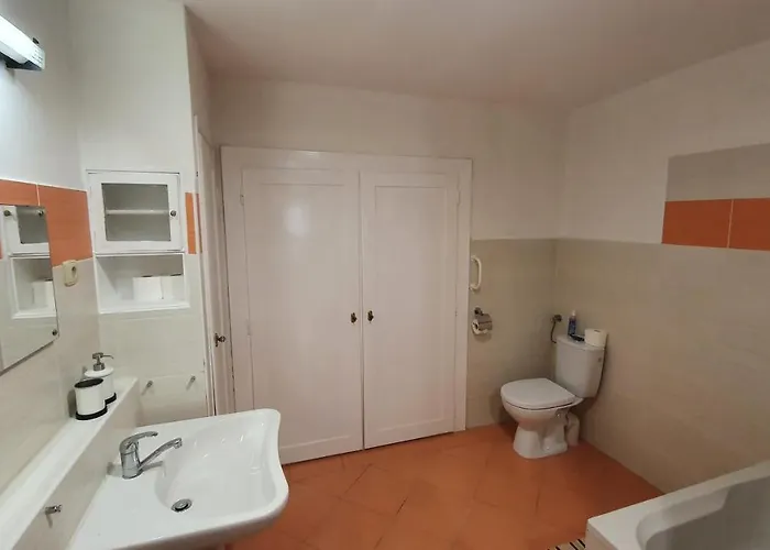 Ucitelov - The Teachers House